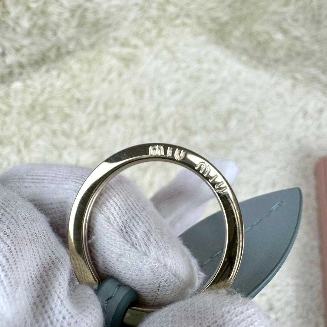 極美品★MIUMIU 25ss レザー トリック チャーム リング ロゴ ブルー