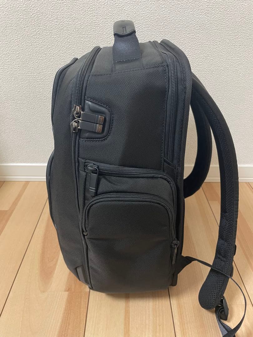 TUMI ALPHA 4 ブリーフ・パック ブラック