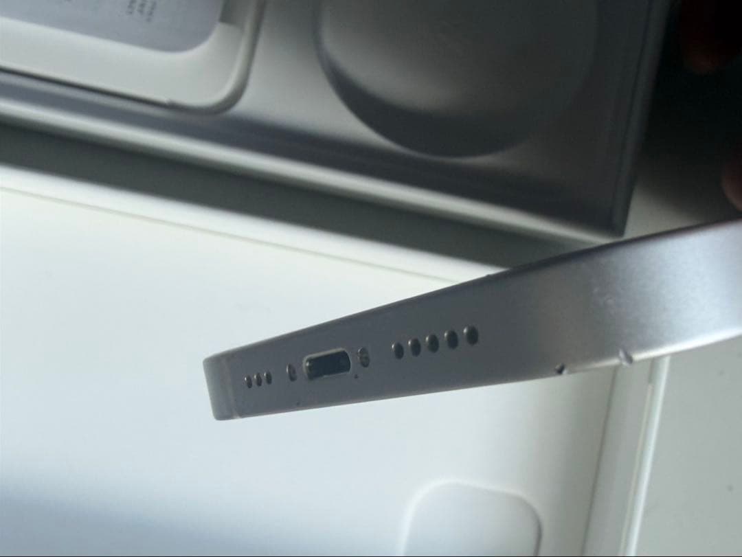 iPhone 14 ホワイト　SIMフリー