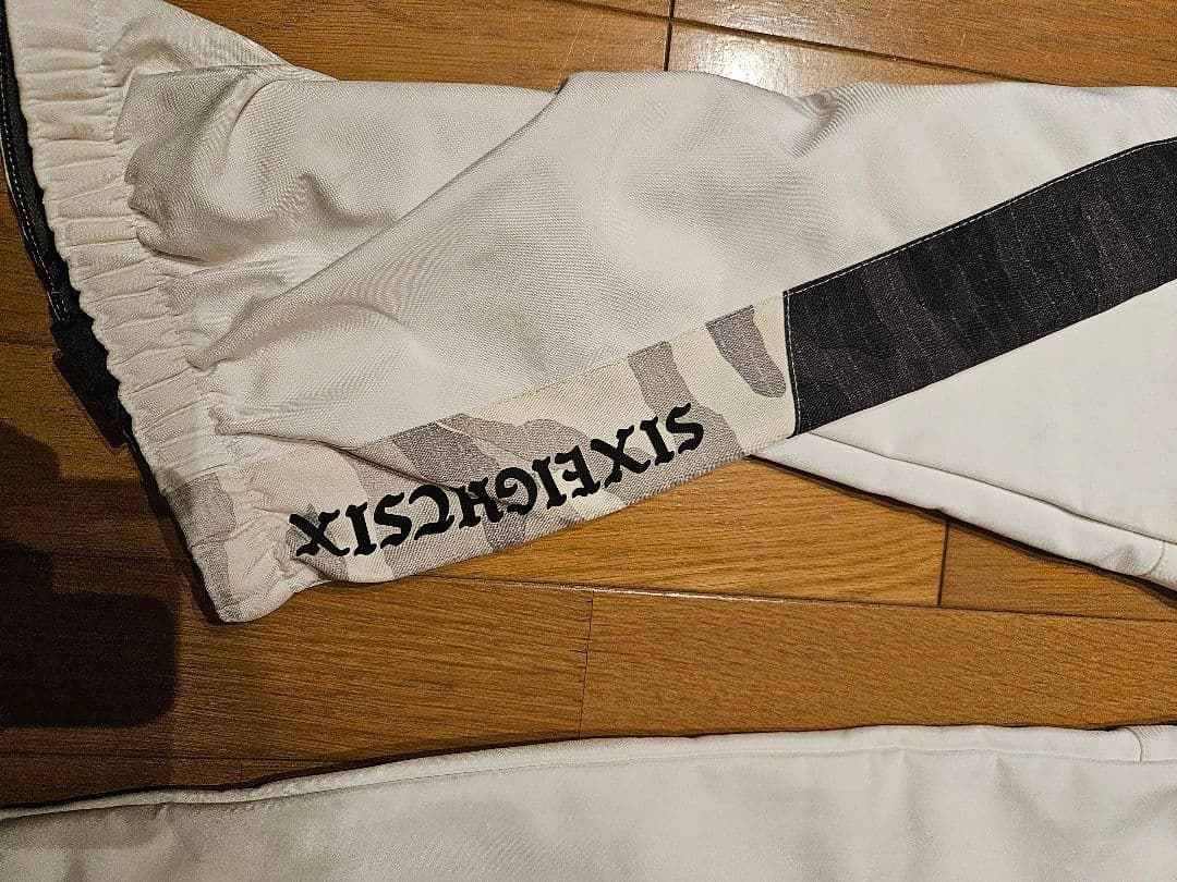 22-23 スノボウェア 686 ホワイトジャケット パンツセット