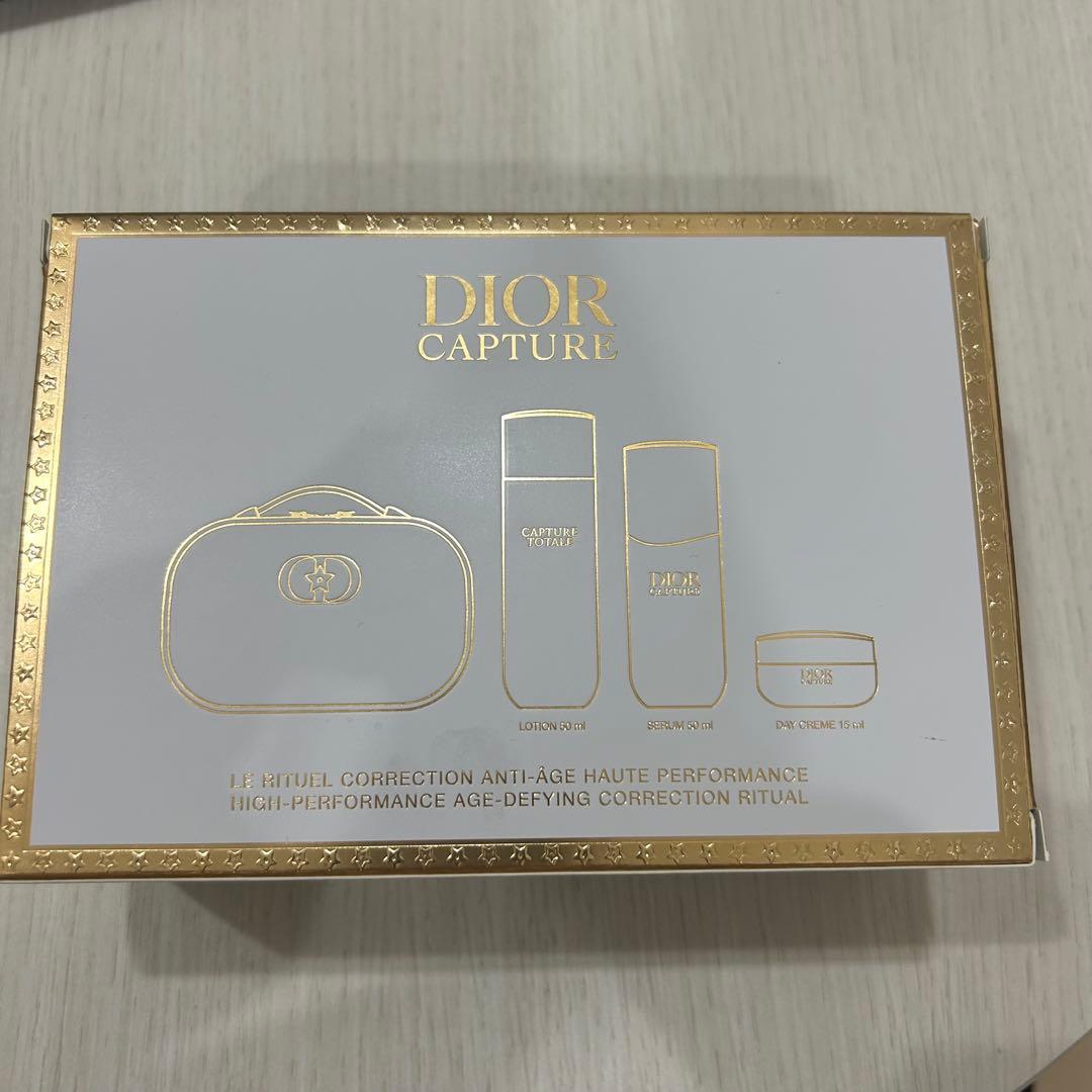 Dior Capture Totale クリスマスコフレ 2025