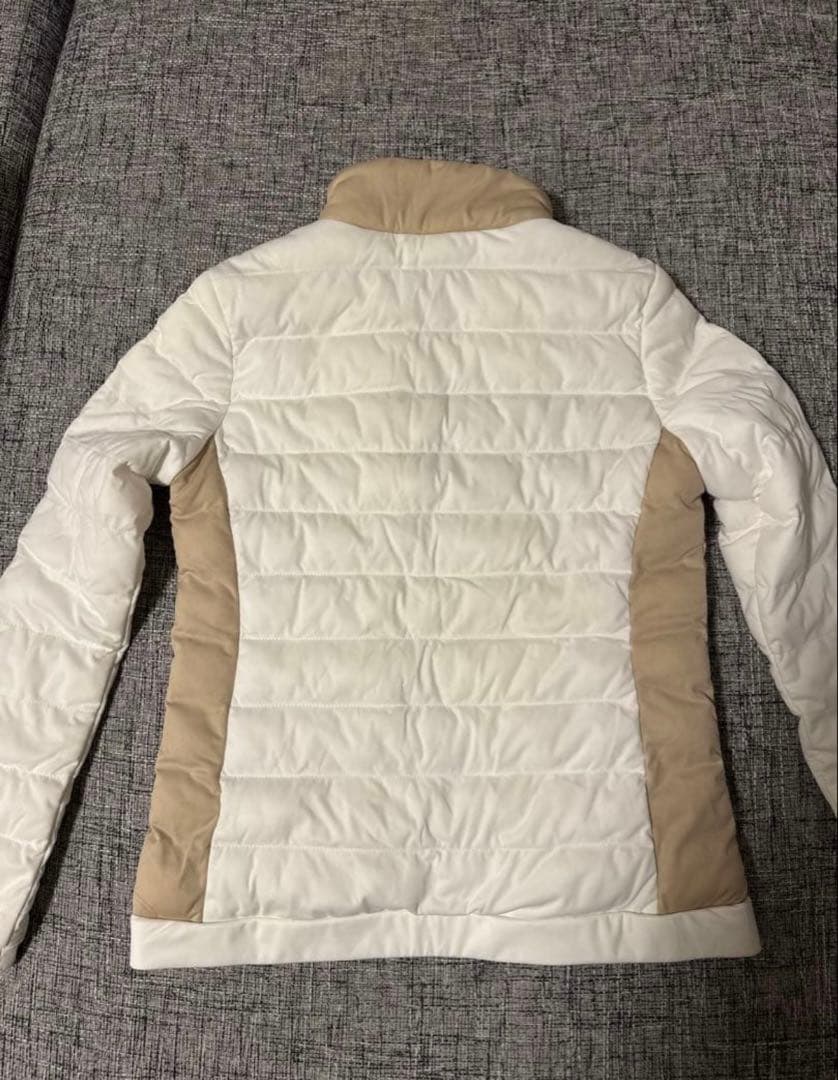 デサント　ゴルフ　ダウンベージュ ダウン　美品　S 未使用近く