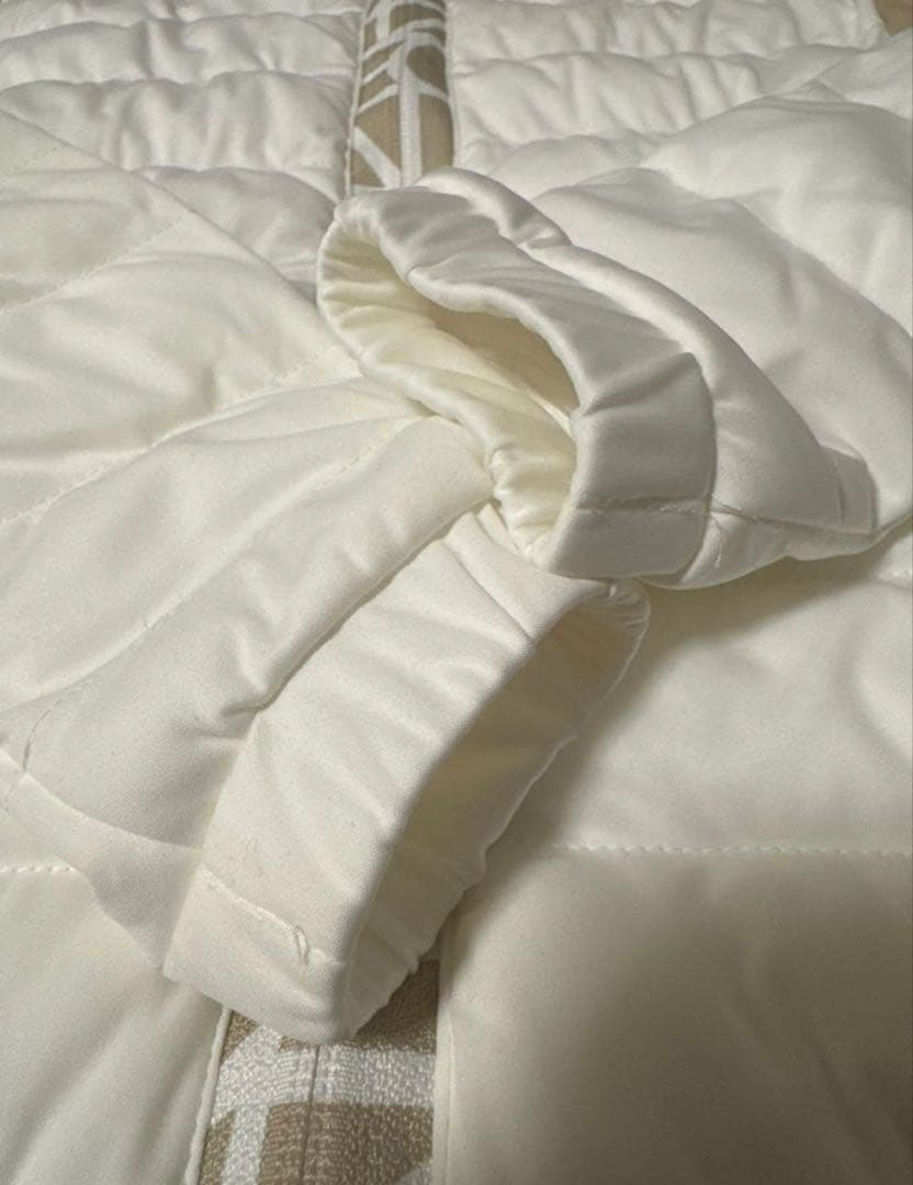 デサント　ゴルフ　ダウンベージュ ダウン　美品　S 未使用近く