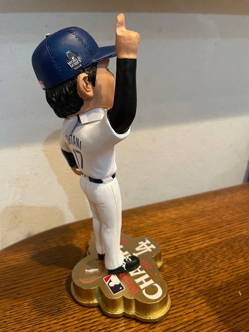 【新品】大谷翔平　2024 WSチャンピオン　８インチボブルヘッド