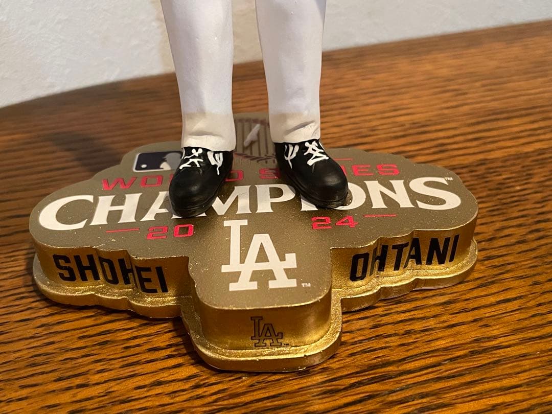 【新品】大谷翔平　2024 WSチャンピオン　８インチボブルヘッド