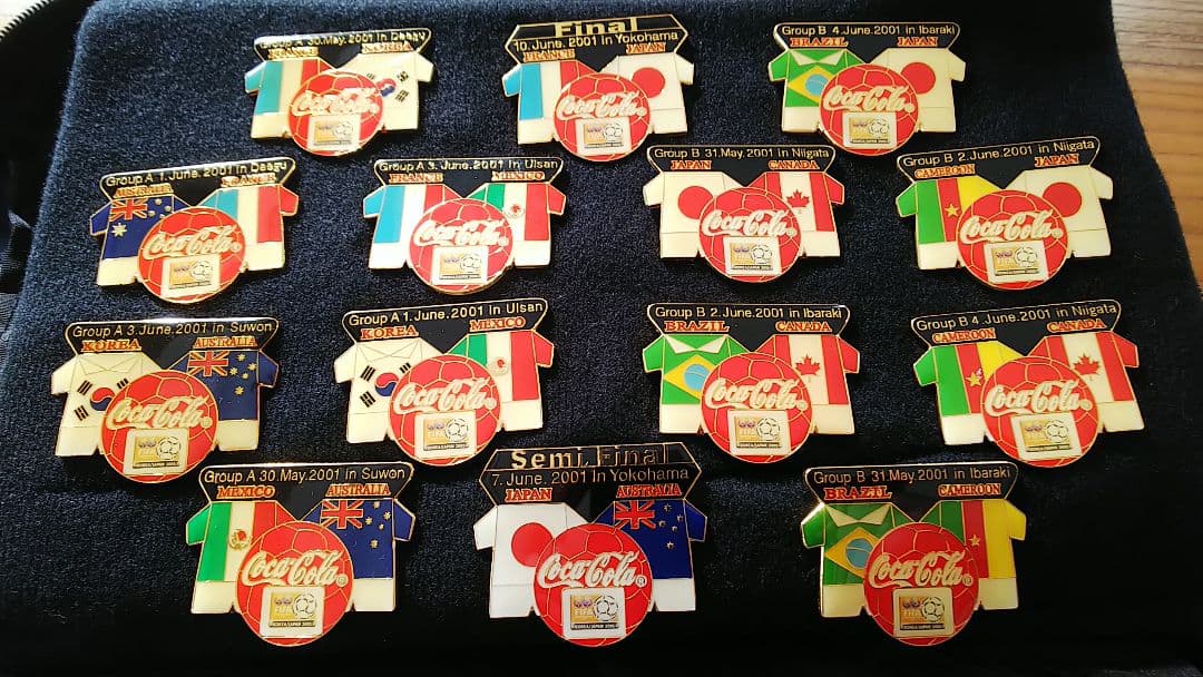 2001FIFAコンフェデカップ コカ・コーラ マッチデーピンバッチ14個セット