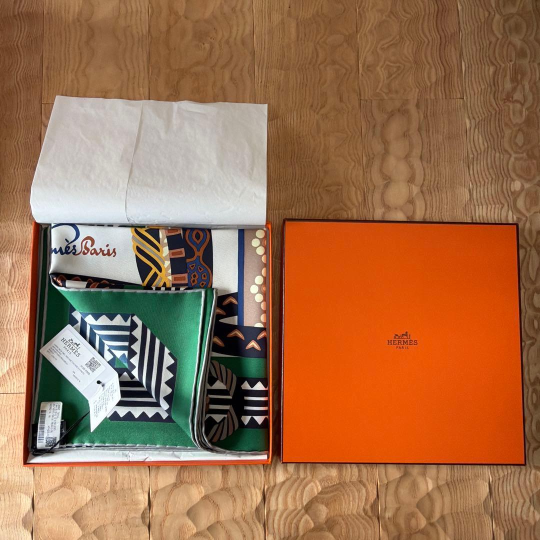 エルメス 鐙の幻想 シルクスカーフ Fantaisie d'Etriers 90
