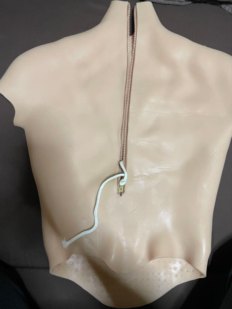 クラッセ　シリコン　筋肉スーツ　※ファスナー壊れてます　※ペンの跡あり