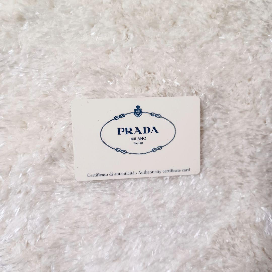 ✨ユリ　リリー✨　プラダ　PRADA　サフィアーノ　長財布　ブラック