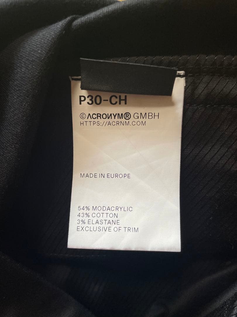 美品 ACRONYM SS18 P30-CH Mサイズ