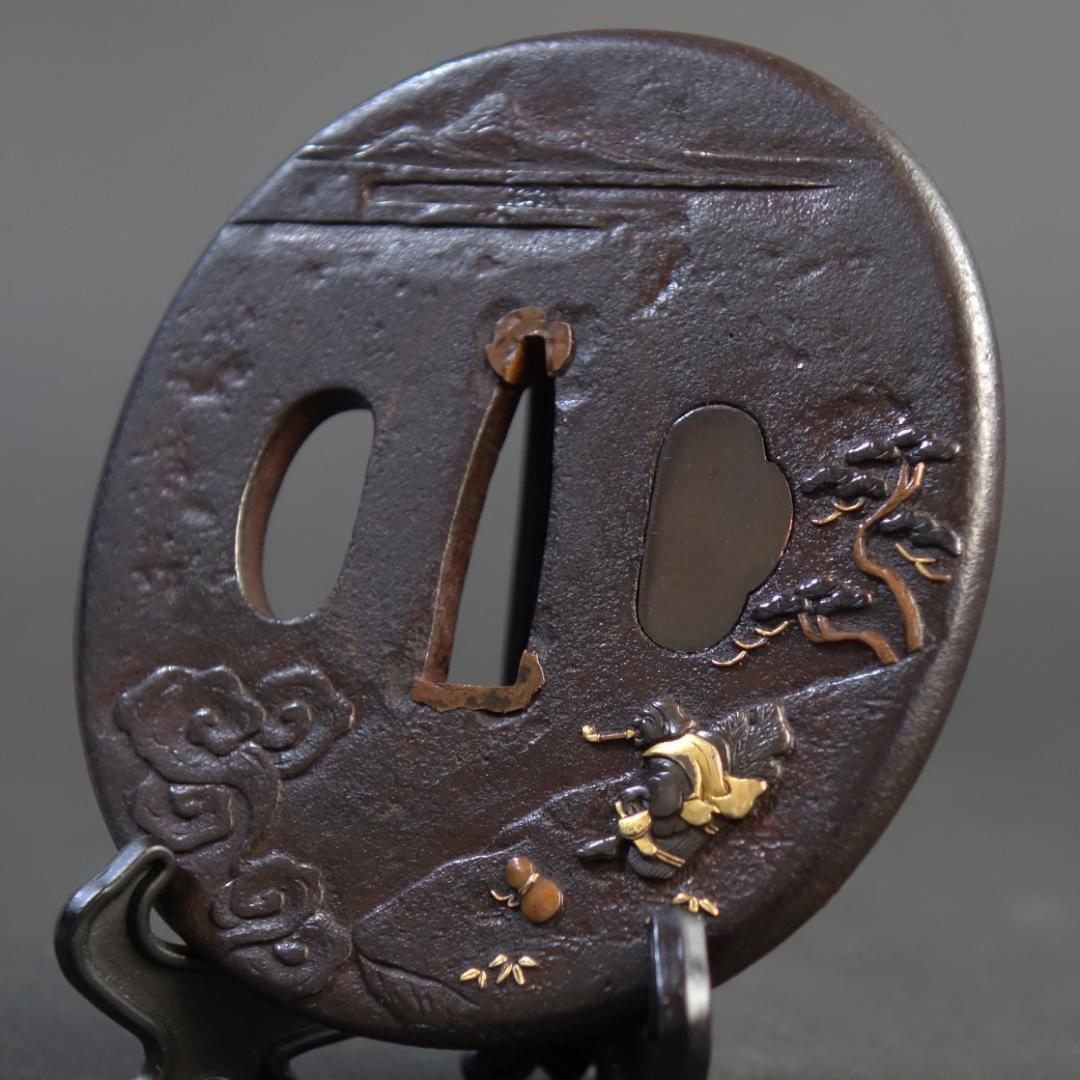 鍔 鐔 鉄地 刀装具 日本刀 武具 骨董【金銀銅象嵌 薪翁図鍔】(鍔箱布団付き)