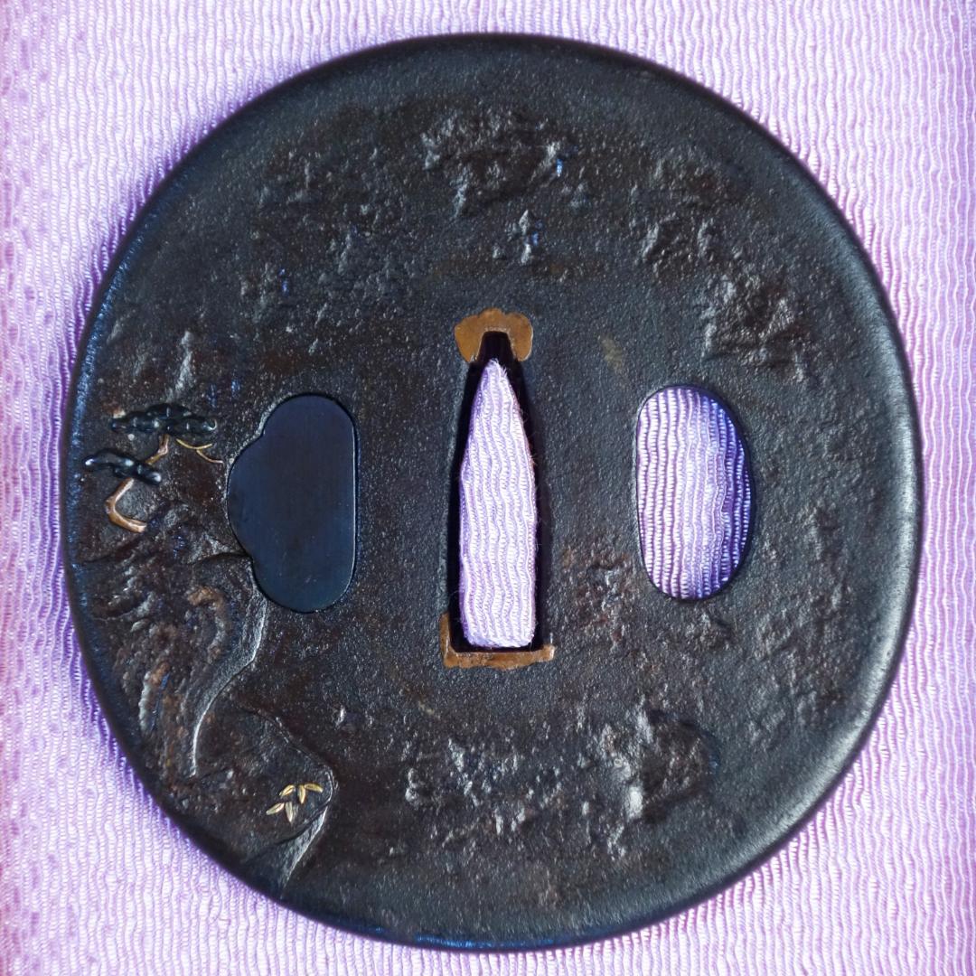 鍔 鐔 鉄地 刀装具 日本刀 武具 骨董【金銀銅象嵌 薪翁図鍔】(鍔箱布団付き)