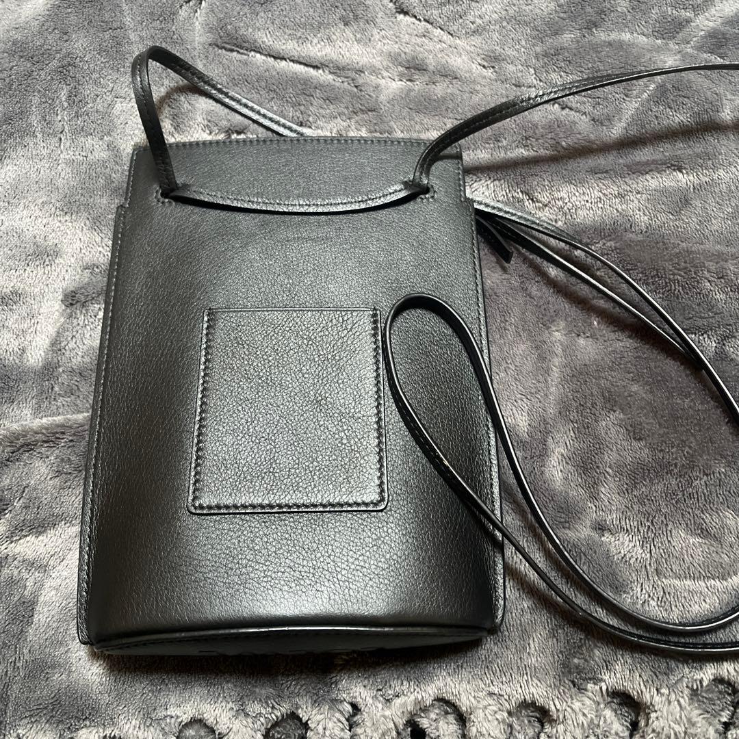 お値下げLOEWE ブラックレザー ショルダーバッグ