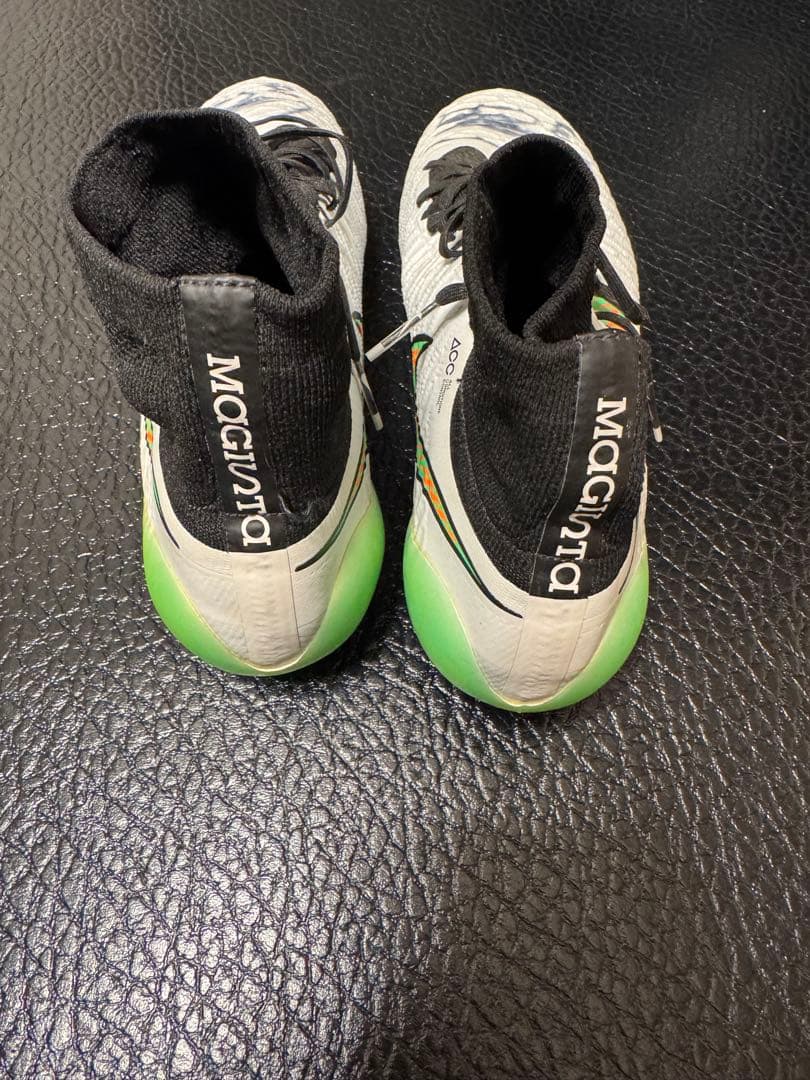 【遠藤航選手】直筆サイン入りサッカースパイク NIKEマジスタ