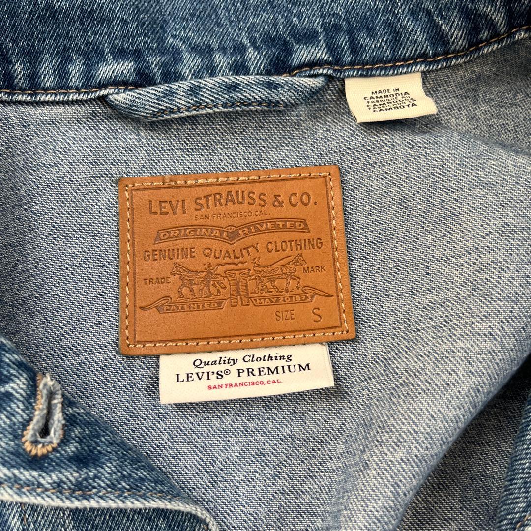 【新品同様美品】リーバイスXL WOMENS TRUCKER：デニムジャケット