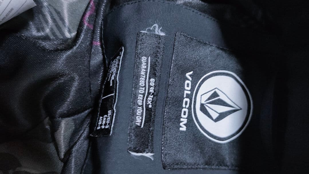 【 VOLCOM ボルコム】 スノーボードウェアパンツ ズボン ゴアテックス 黒