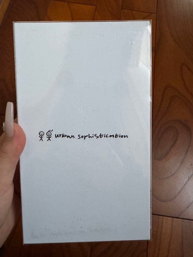 URBAN SOPHISTICATION パファーケース バーガンディ