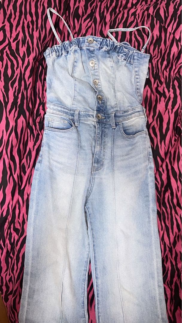 GYDA 大人気！ケミカルバックリボンデニムロンパース Mサイズ ICE