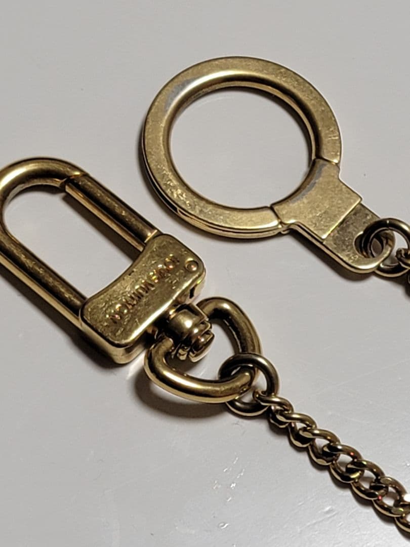 Louis Vuitton シェンヌ アノクレ ウォレットチェーン