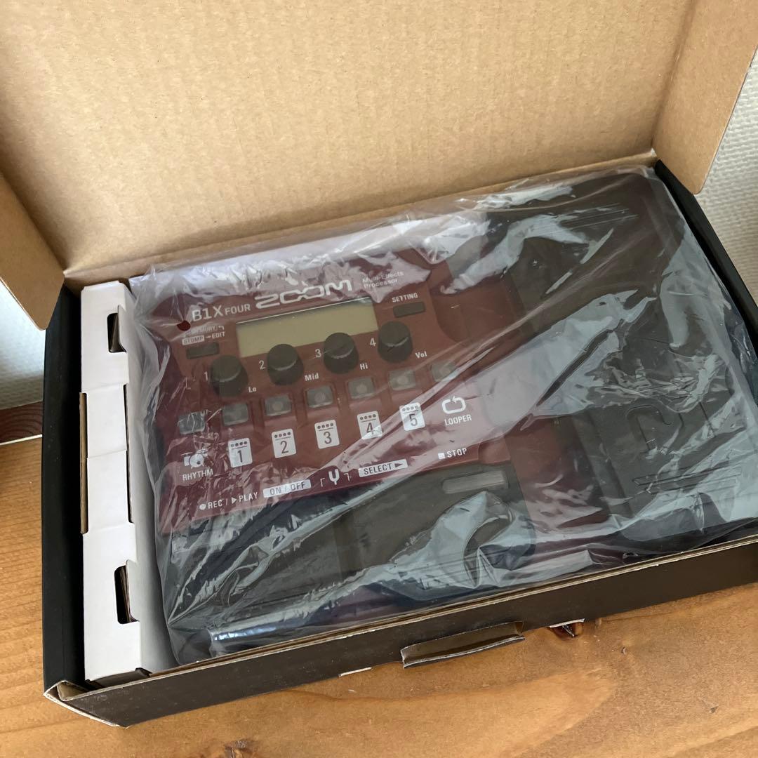 ★美品★ZOOM B1X FOUR ベースエフェクター　箱あり　説明書あり