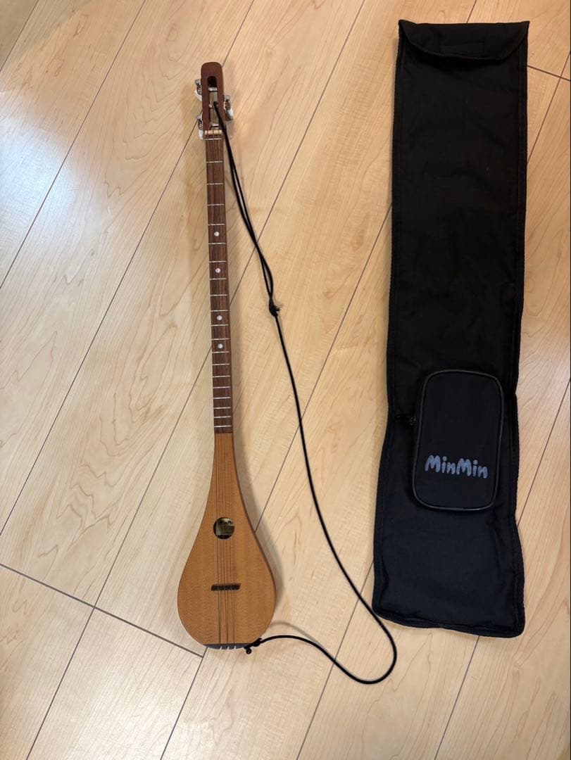 MinMin 三線 木製 専用ケース付きみんなの民族楽器 ミンミン 3弦　廃盤