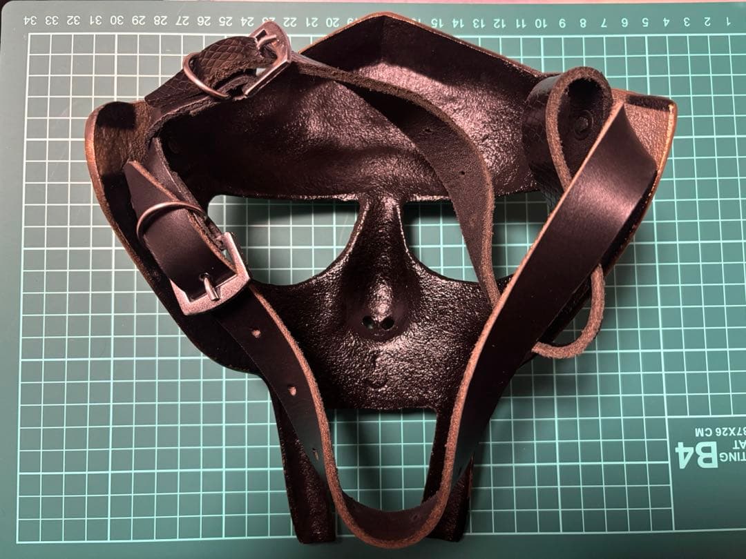 mf doom マスク　ゴールド　madvillain