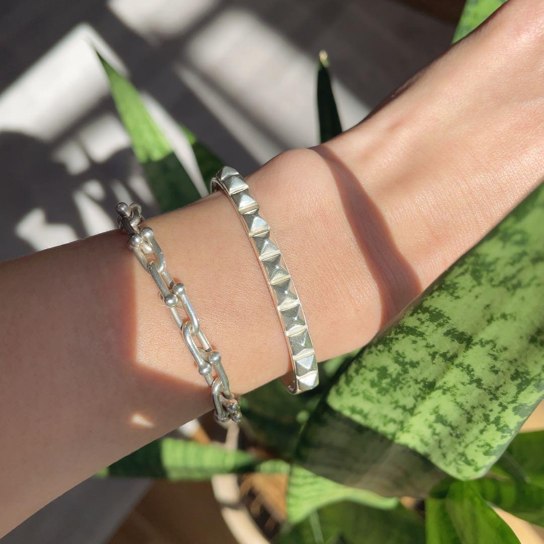 e.m. スタッズデザイン シルバーバングル