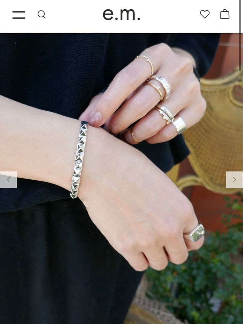 e.m. スタッズデザイン シルバーバングル
