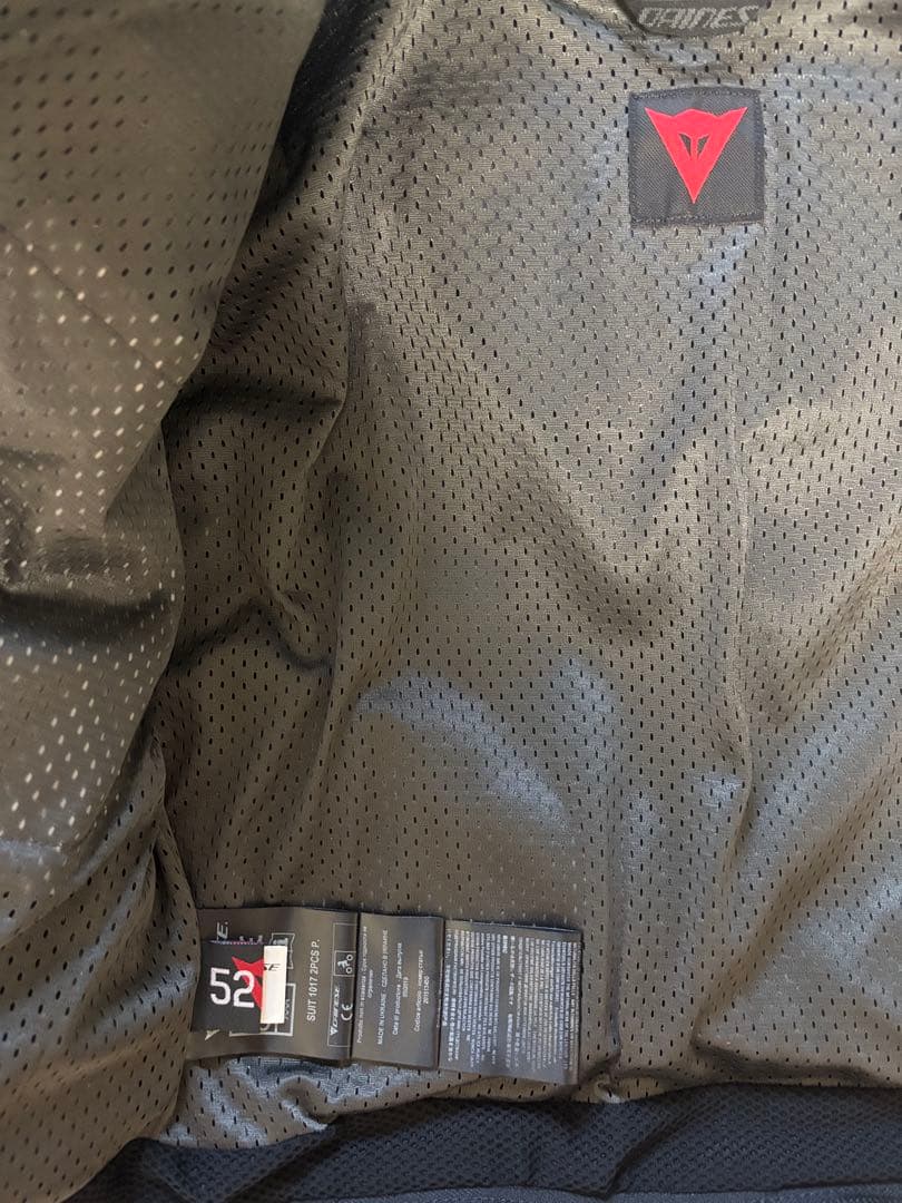 最終　Dainese レザーセパレートツナギ ブラック/レッド　52サイズ