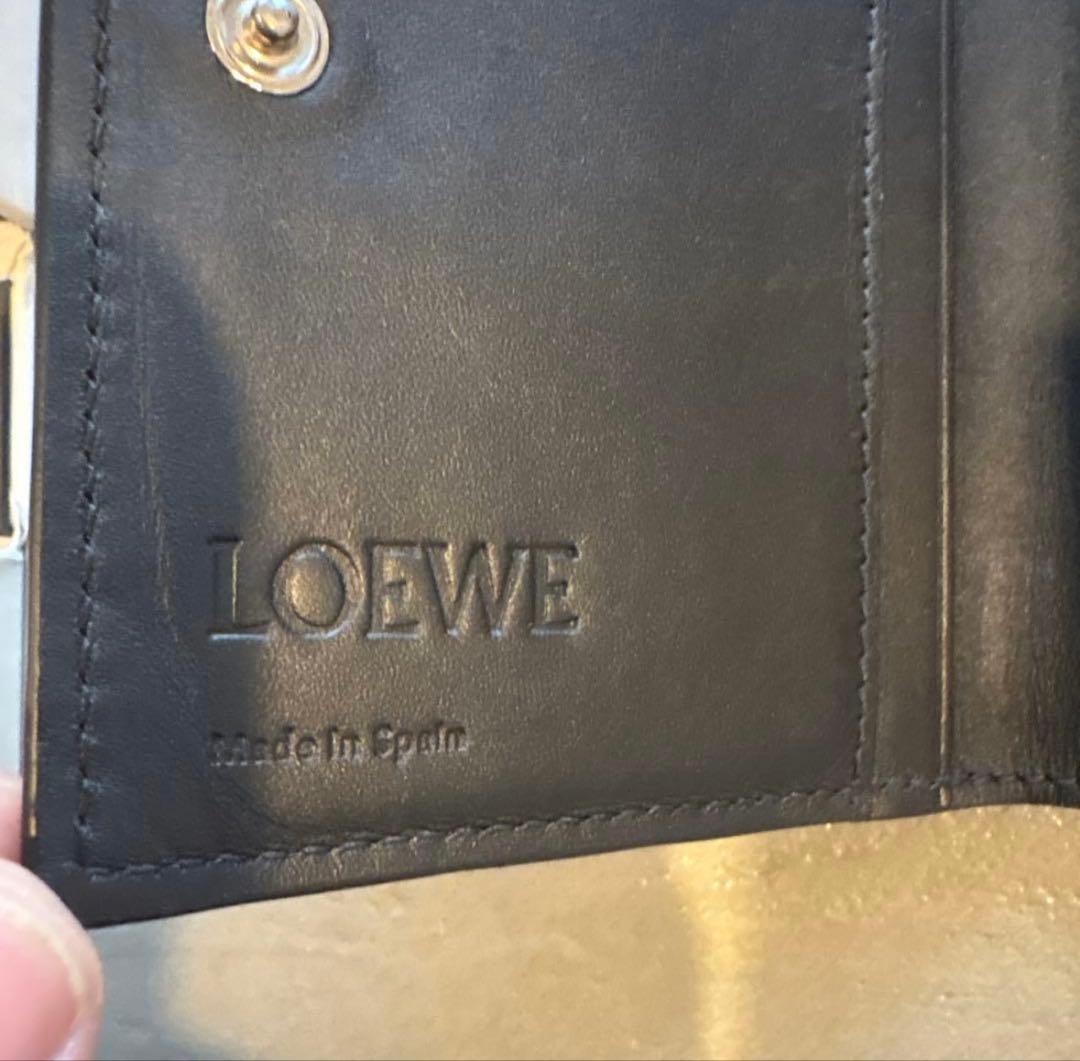 LOEWE 二つ折り財布 黒 レザー製