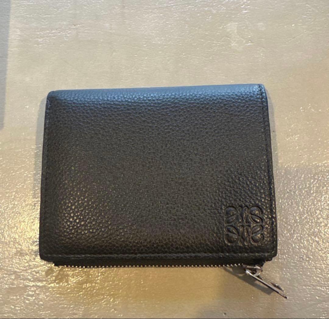 LOEWE 二つ折り財布 黒 レザー製