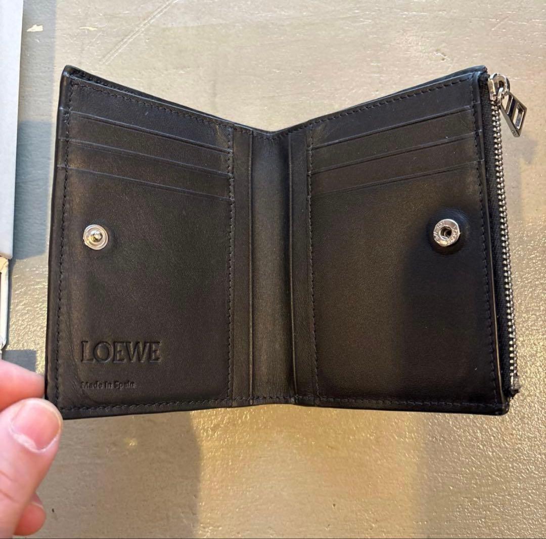 LOEWE 二つ折り財布 黒 レザー製
