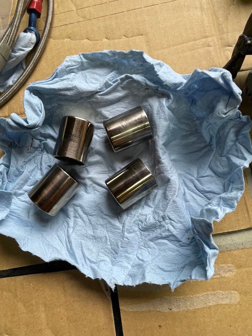 CB750FC ブレーキキャリパー、サポート、