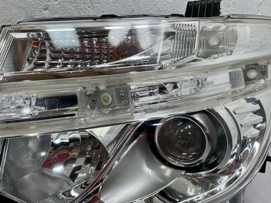 日産 エルグランド E52前期 左右セット ヘッドライト 100-23009