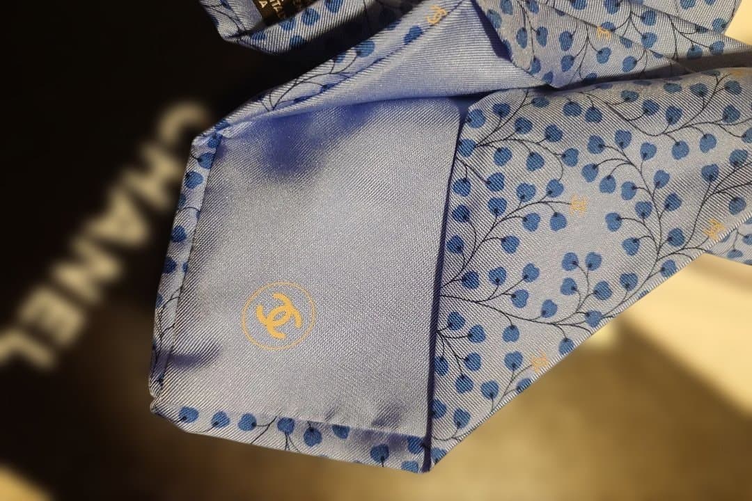 値下　新品未使用　CHANEL 青 花柄 ネクタイ