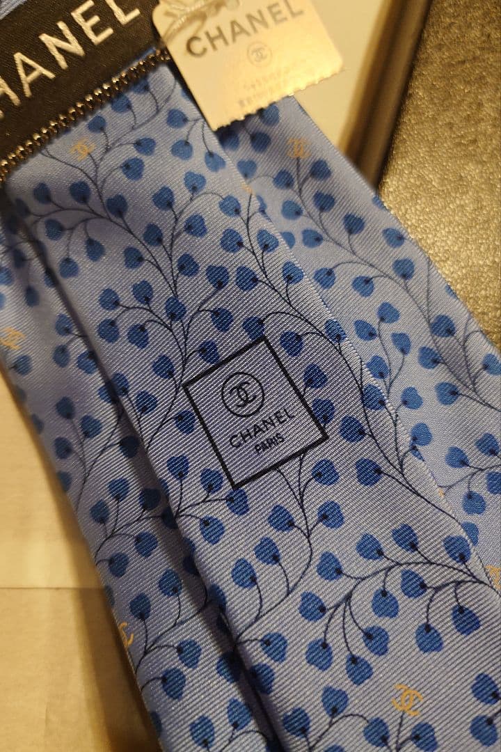 値下　新品未使用　CHANEL 青 花柄 ネクタイ