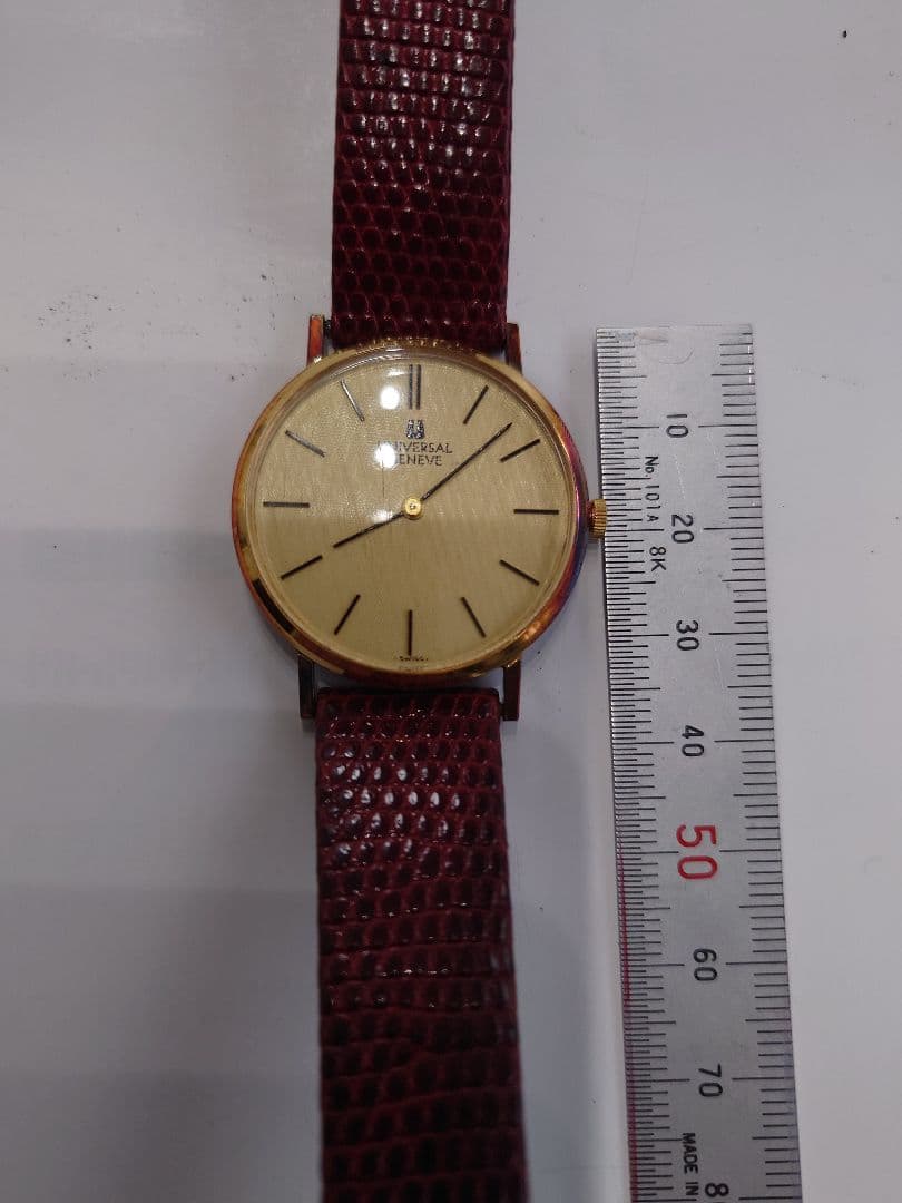 ユニバーサルジュネーブ手巻腕時計