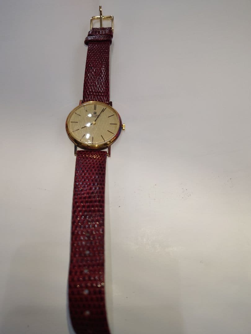 ユニバーサルジュネーブ手巻腕時計