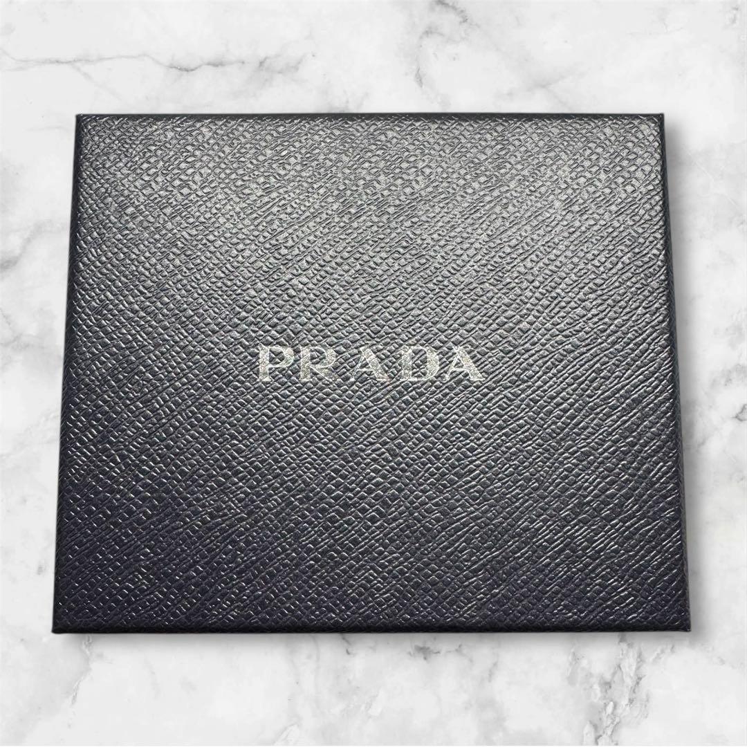 美品 PRADA 二つ折り財布 1MV204サフィアーノ レザー トライアングル