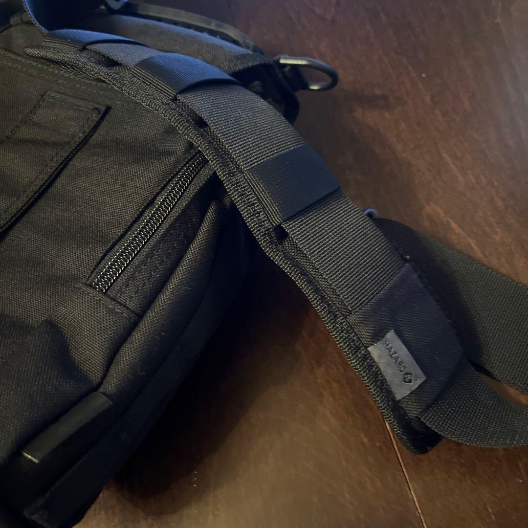 美品　ハザード4 トント　コンシールド キャリー ミニメッセンジャー　ブラック