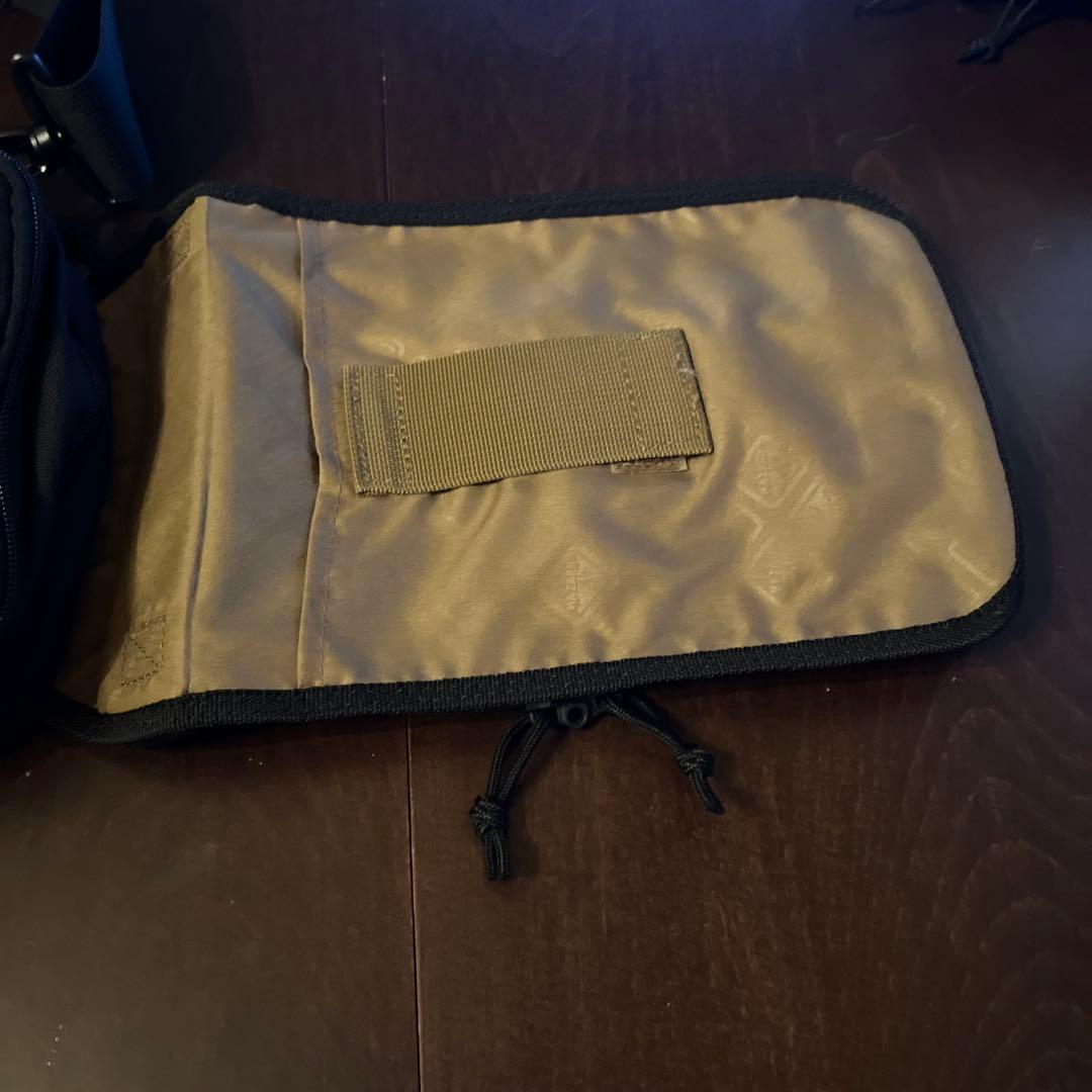 美品　ハザード4 トント　コンシールド キャリー ミニメッセンジャー　ブラック