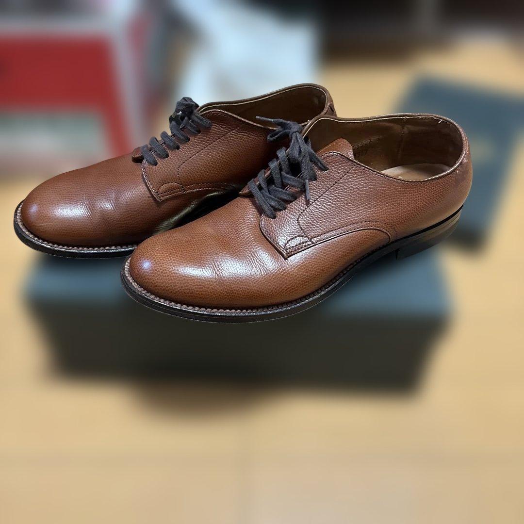 ブラウン型押しレザードレスシューズ