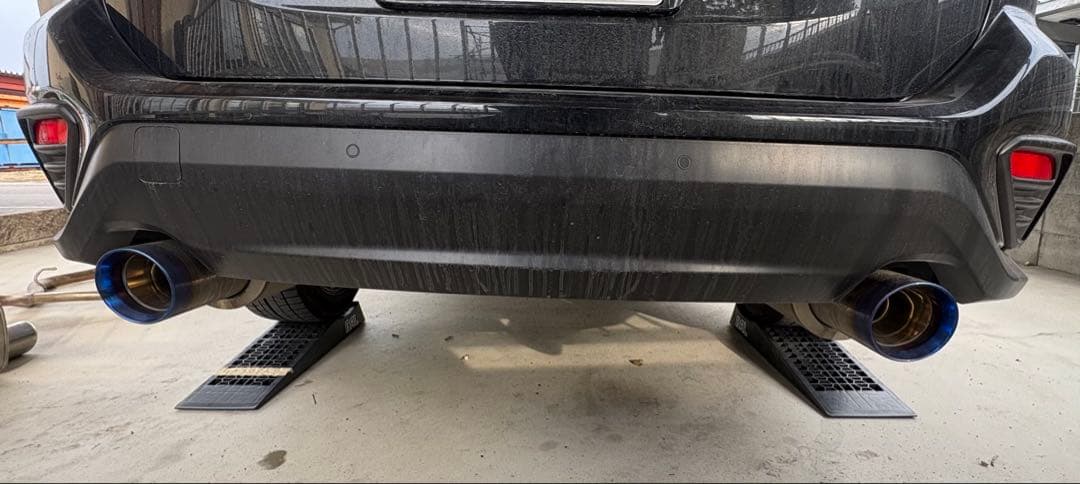 レヴォーグ1.8L CB18 VN5ガナドールマフラー(中間、リア)