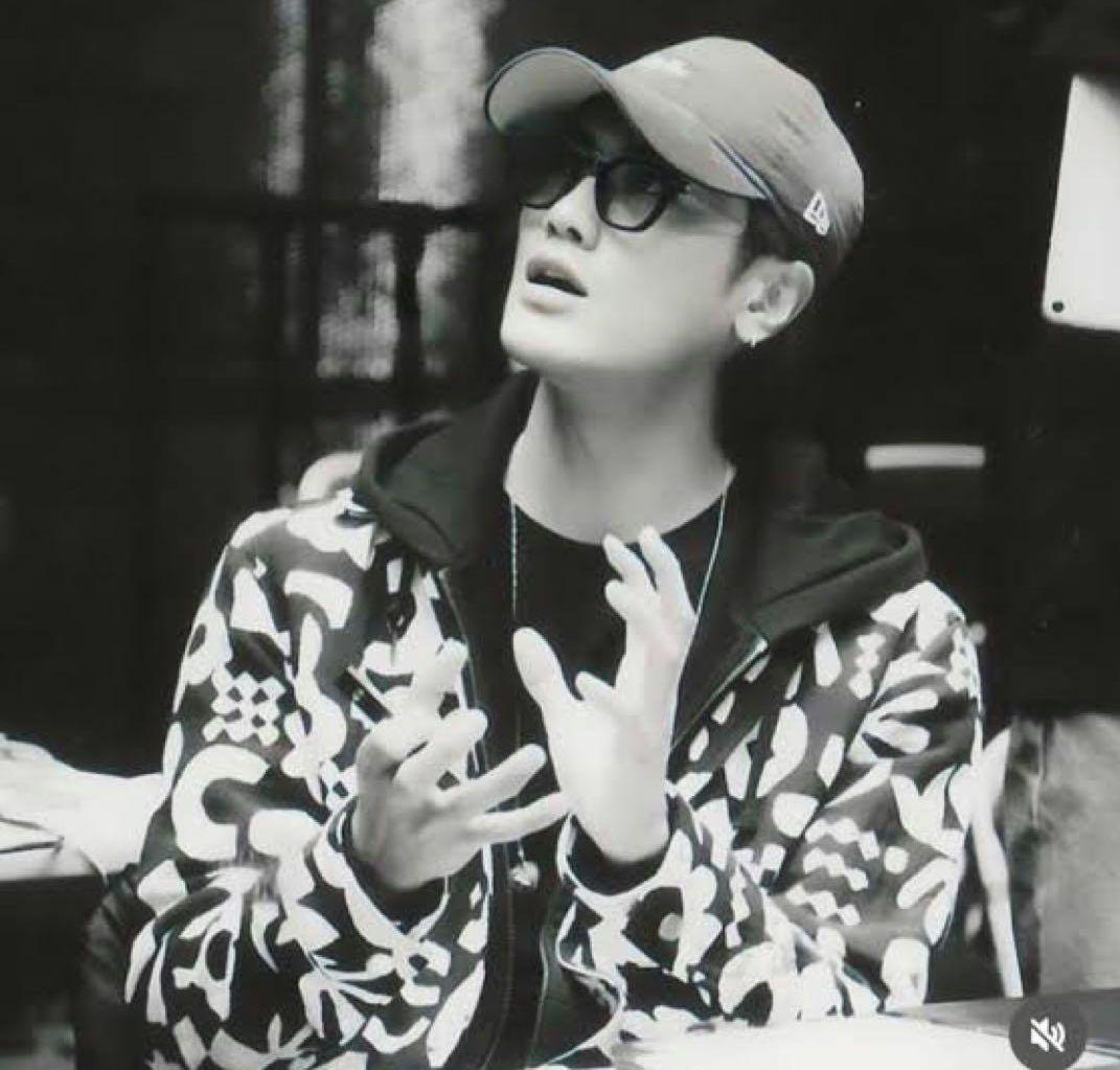 ZARA赤西仁着用人気ジャケット　希少　白黒　シャツ　ジャケット