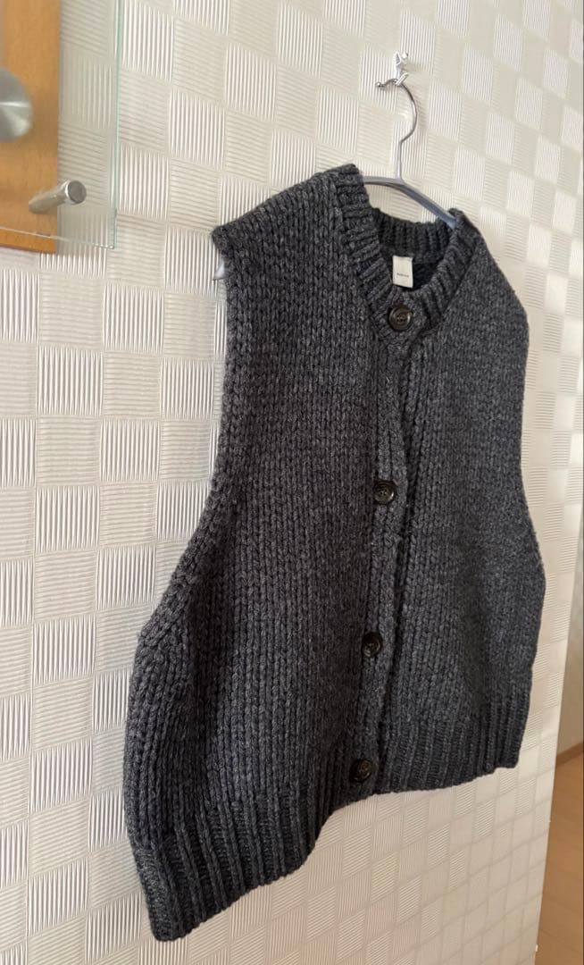 かぐれ　ラムウールボタンニットベスト　チャコールグレー　極美品　お値下げ