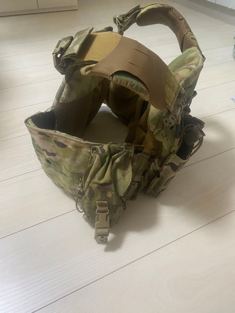 FIRST SPEAR STRANDHOGG マルチカム プレートキャリア