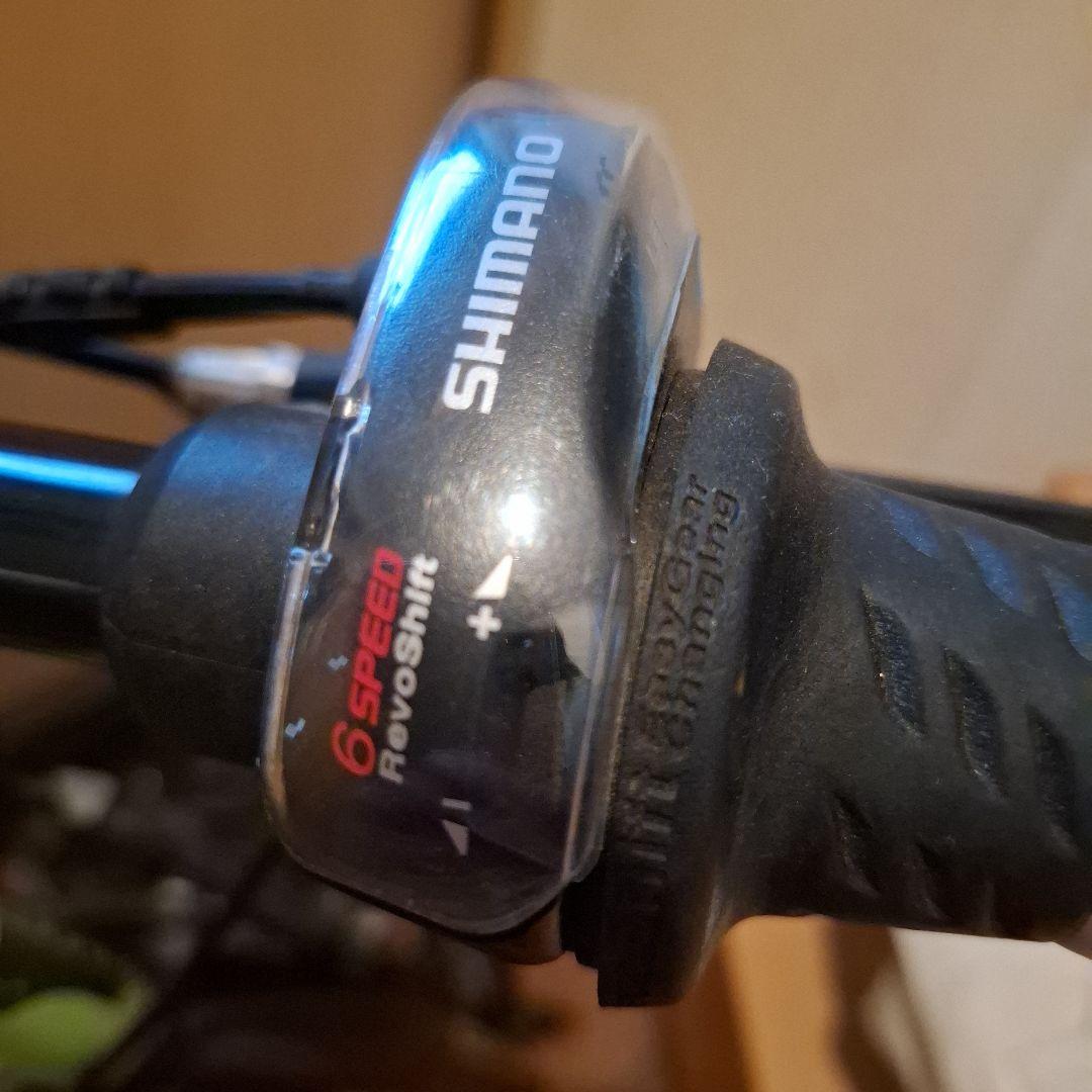 22インチ　横浜市　引き取り可能な方のみ　　子供　自転車 　黄緑　ヘルメット付き