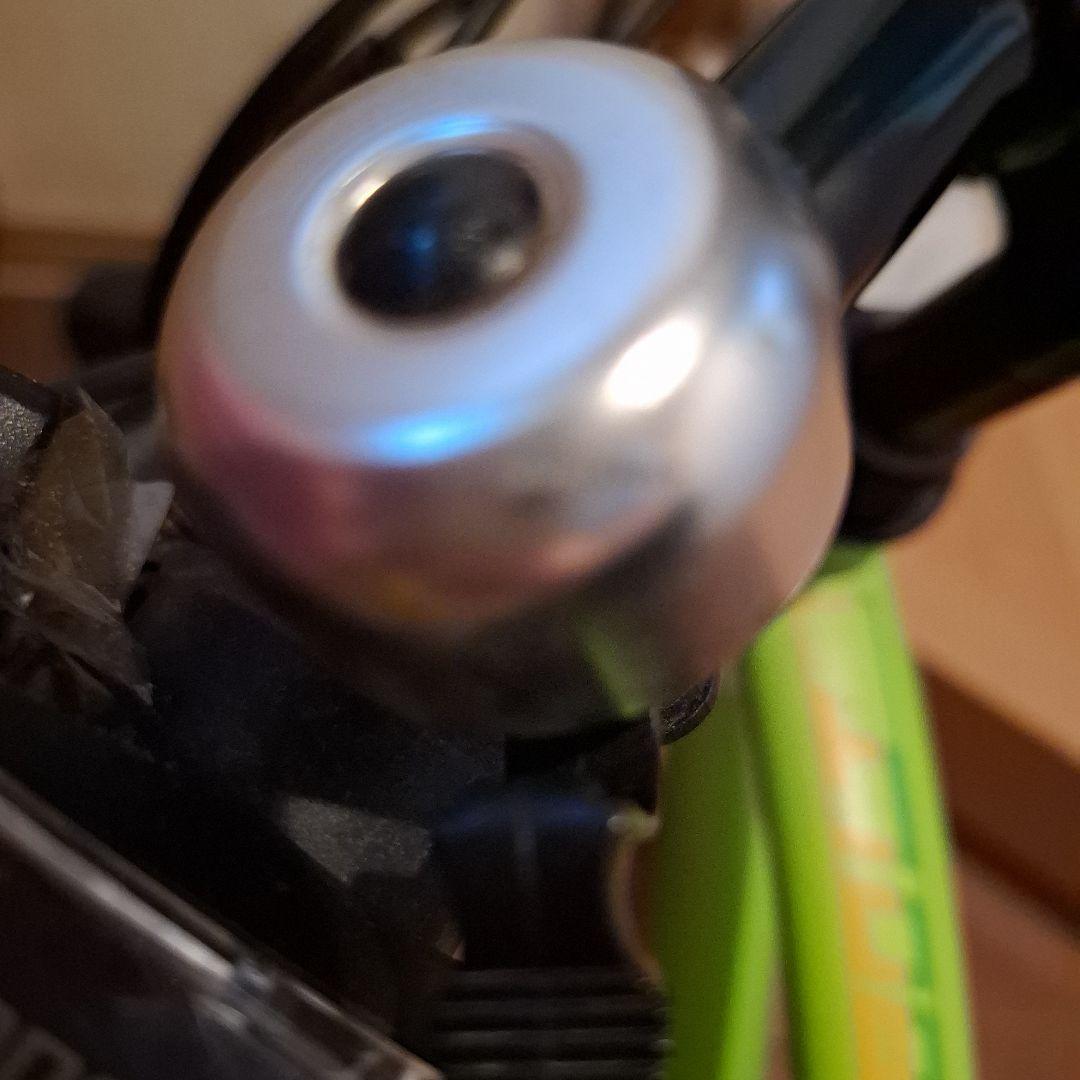 22インチ　横浜市　引き取り可能な方のみ　　子供　自転車 　黄緑　ヘルメット付き