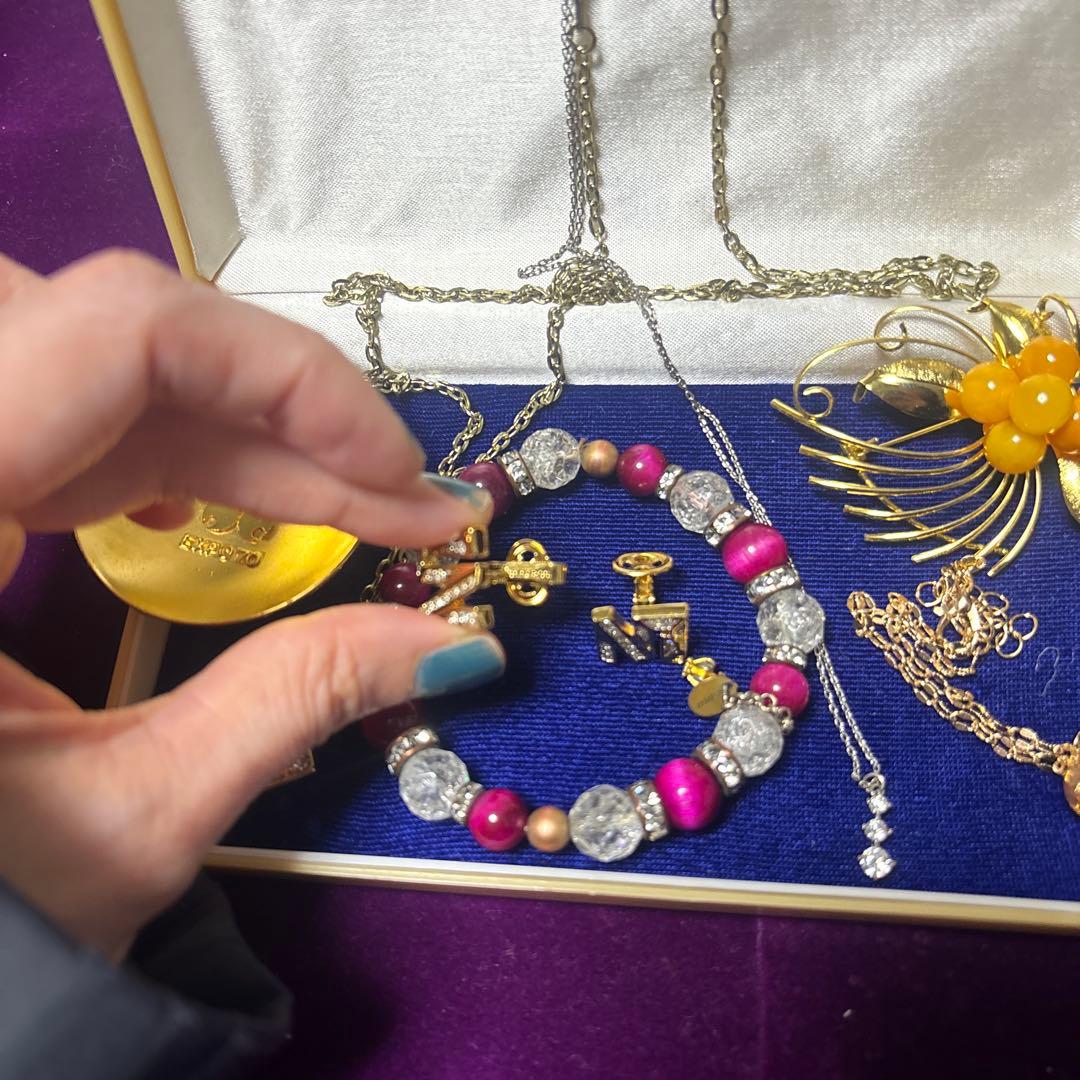 遺品生前整理アクセサリーまとめ　天然石、ニナニッチ 、K18シャンパントップ