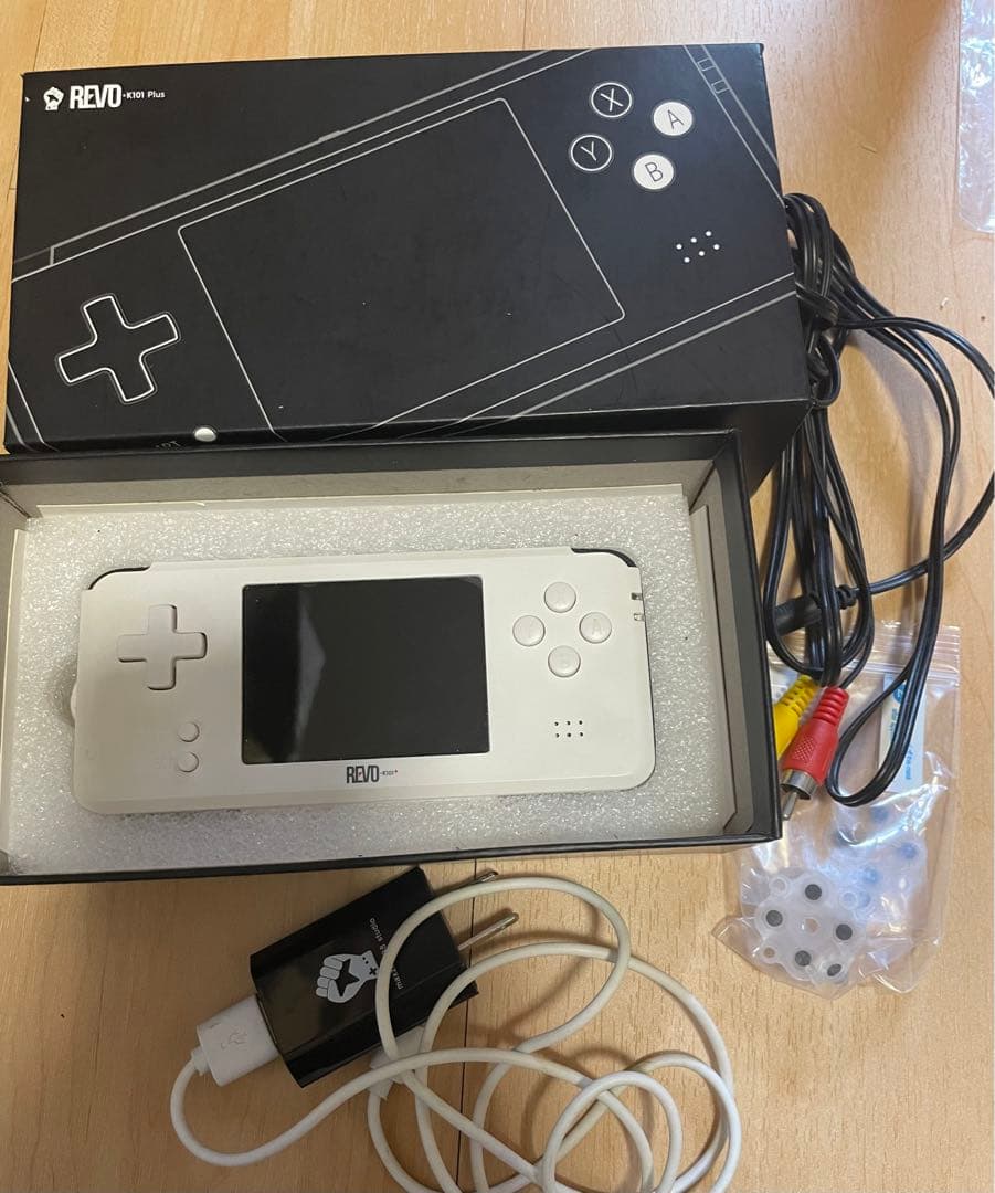 REVO k101 PLUS GBA互換機 本体、ケース、ケーブル